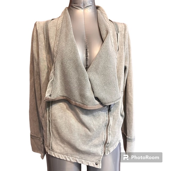 SALE!! Rare moto style assymetricalside zip sweater jacket.   3 - Picture 3 of 12